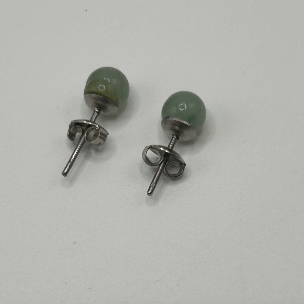 Vintage Green Stud Earrings​​​​ - Picture 4 of 6